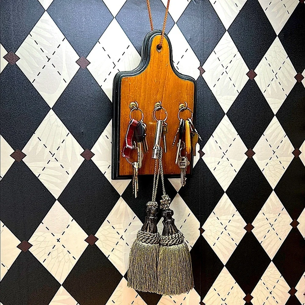Vintage Elegant Wooden Wall-Mounted Key Holder | Gold-Tone Hooks | Classic Charm